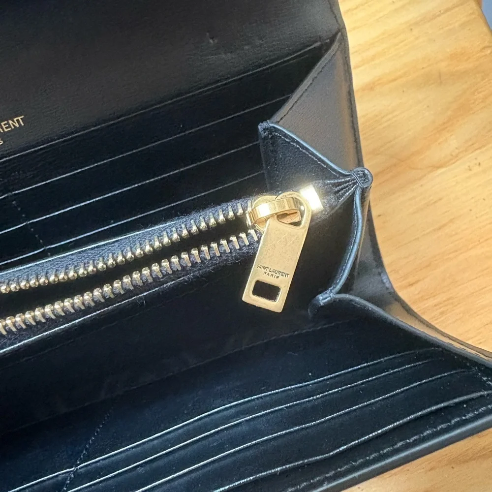 🚫SOLD🚫 SAINT LAURENT Calfskin Bellechasse Flap Clutch Wallet - Picture 5 of 10